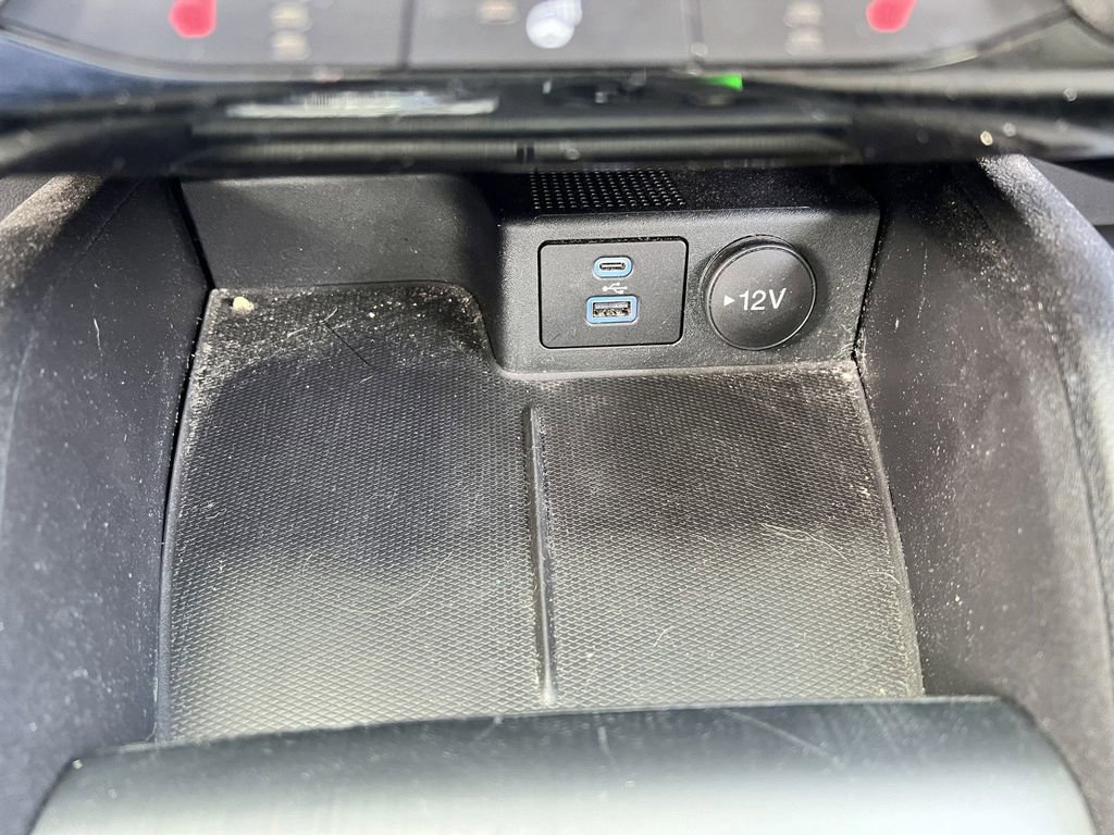 Certified 2022 Ford Escape SE w/ SE Sport Appearance Package AWD/4WD image 24