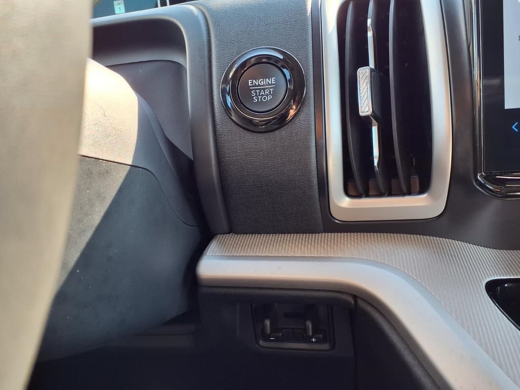 Certified 2025 Ford Expedition Active AWD/4WD image 13