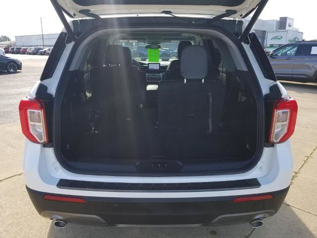 Certified 2024 Ford Explorer XLT w/ Equipment Group 202A AWD/4WD image 4