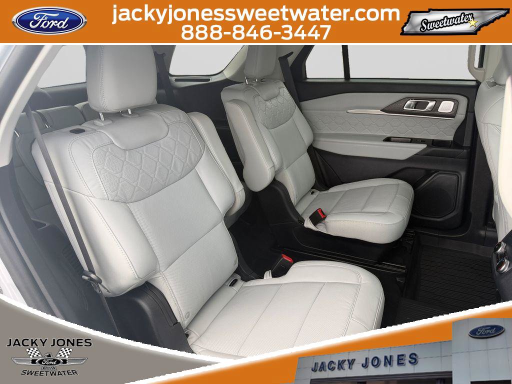Certified 2025 Ford Explorer Platinum w/ Ultimate Package AWD/4WD image 18