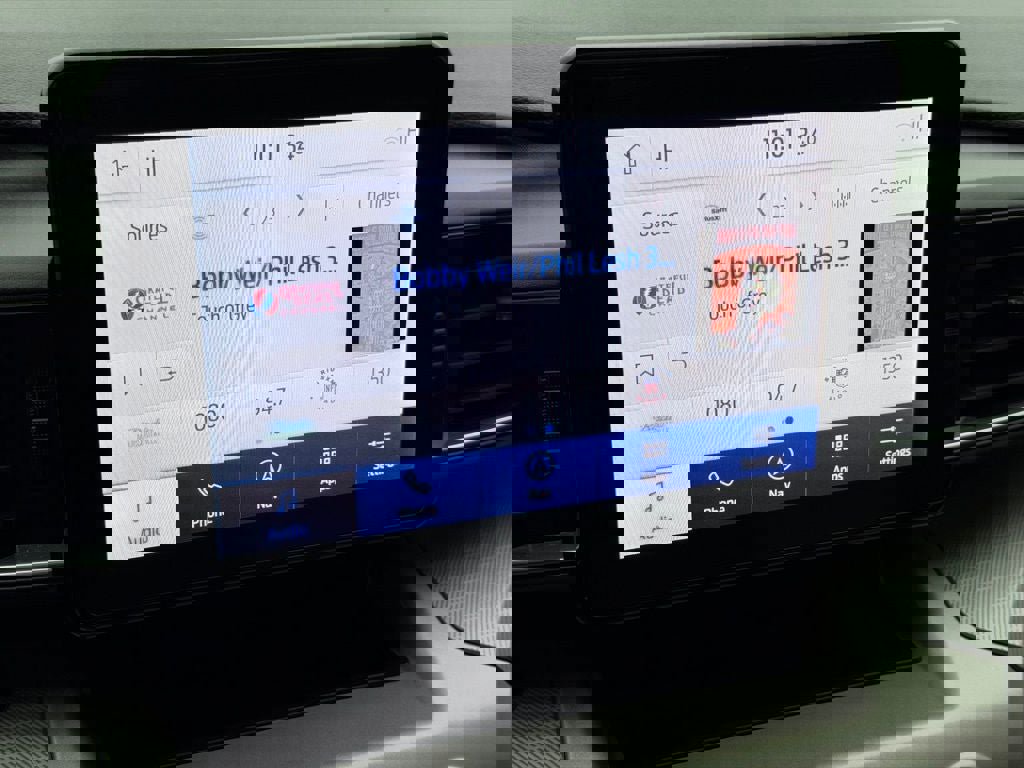 Certified 2022 Ford Explorer XLT w/ Equipment Group 202A image 19