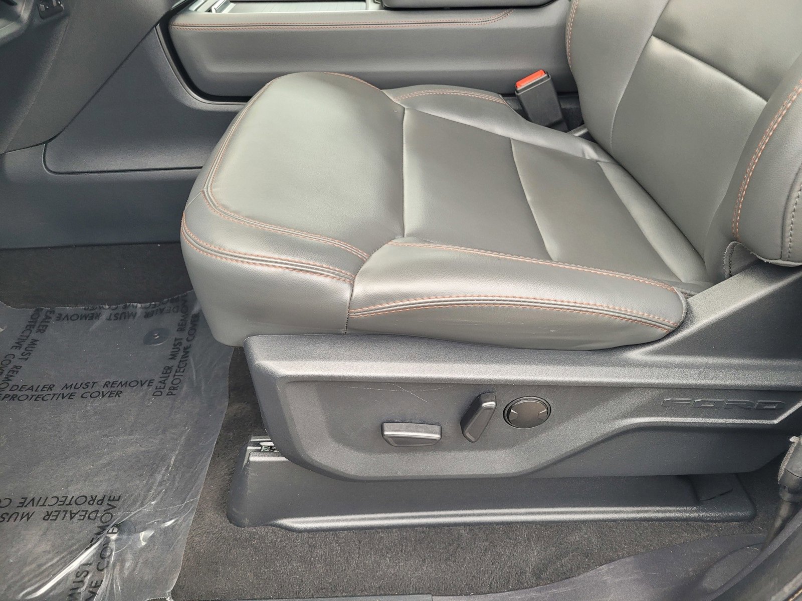 Certified 2025 Ford Expedition Active image 24