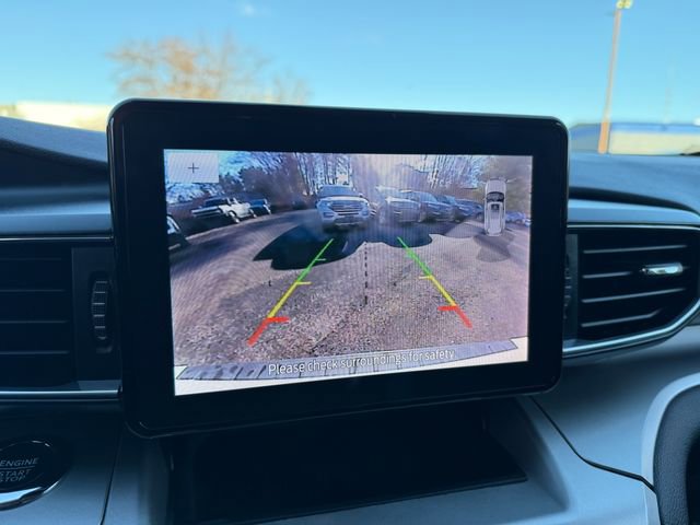 Certified 2022 Ford Explorer XLT w/ Equipment Group 202A image 10