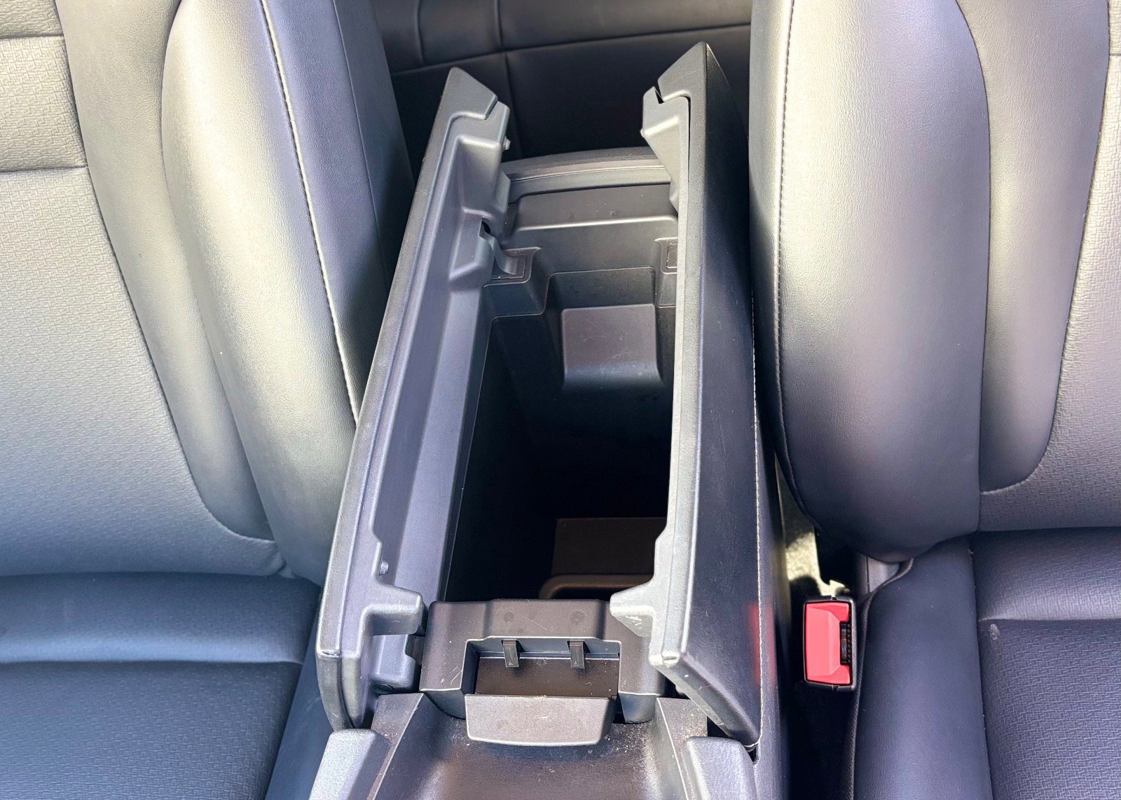 Used 2023 Nissan Rogue SV w/ SV Premium B Package image 45