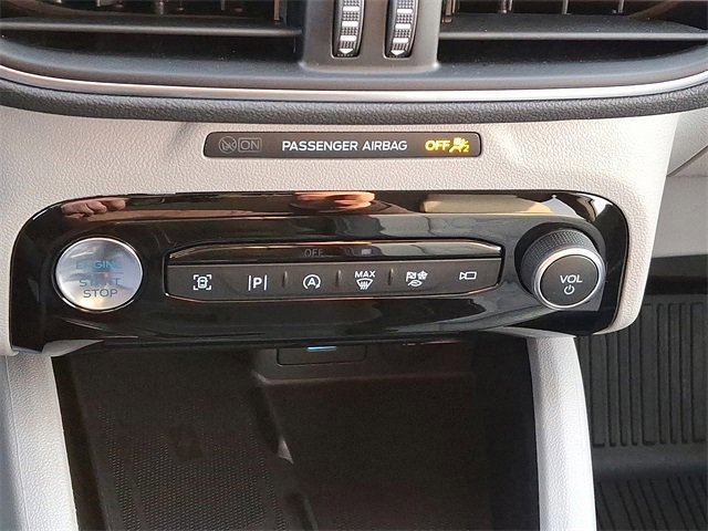 Certified 2023 Ford Escape Platinum w/ Premium Technology Package image 15