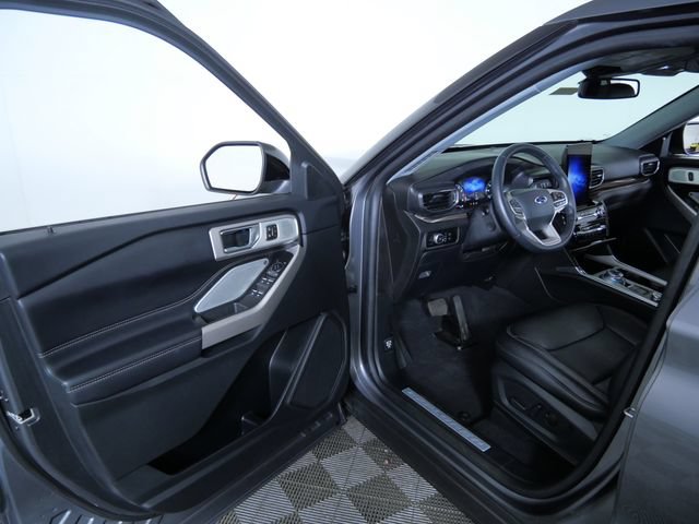 Certified 2023 Ford Explorer Limited w/ Limited Technology Package AWD/4WD image 15