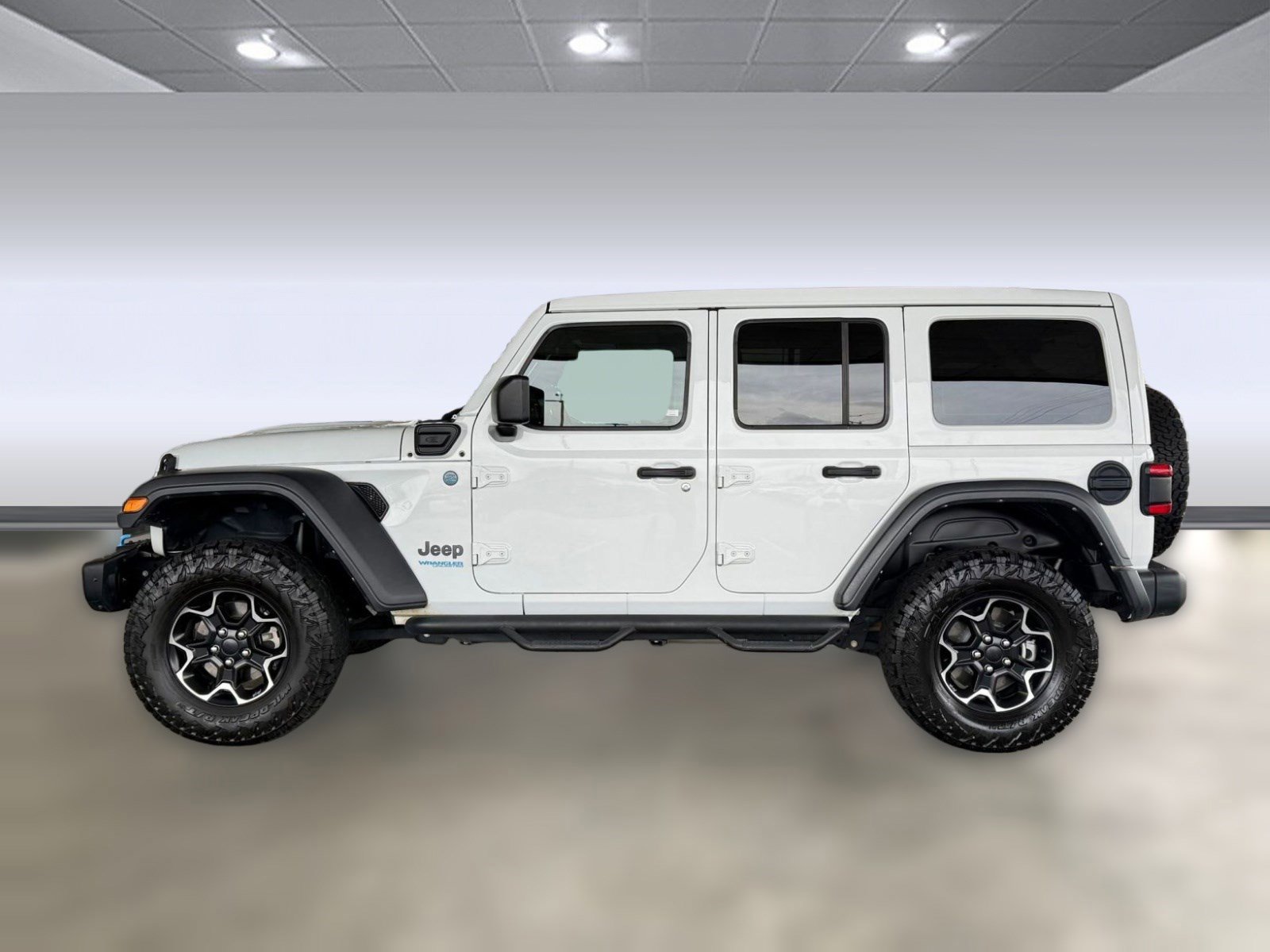 Used 2021 Jeep Wrangler Unlimited Rubicon 4xe w/ Steel Bumper Group image 2