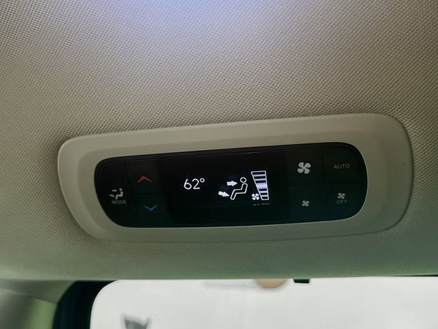 Used 2022 Chrysler Pacifica Touring-L image 25