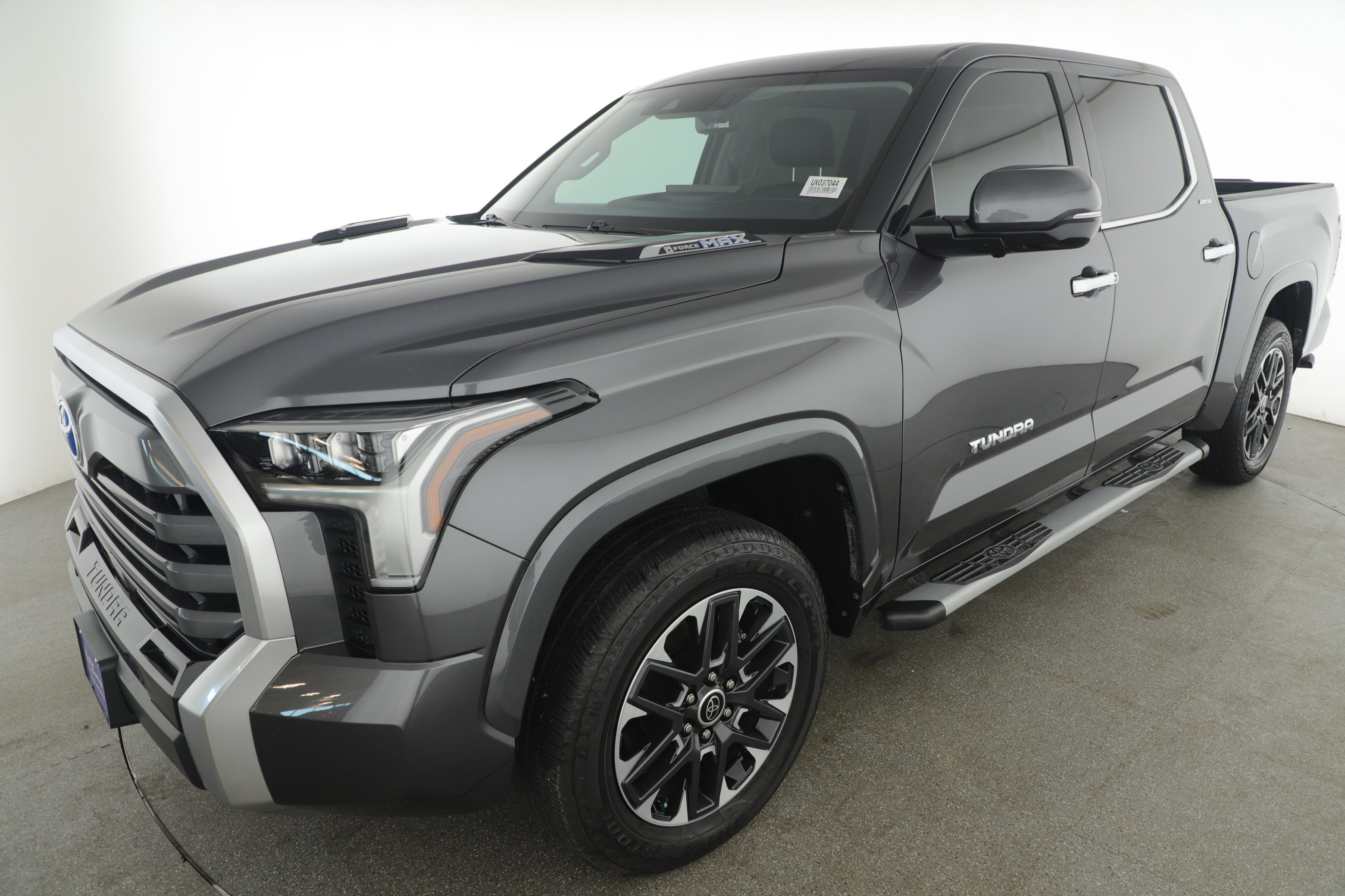 Used 2023 Toyota Tundra Limited image 3