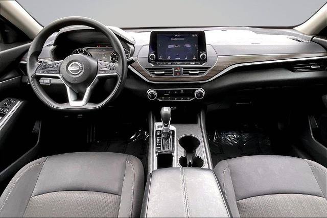 Used 2025 Nissan Altima 2.5 SV FWD image 16