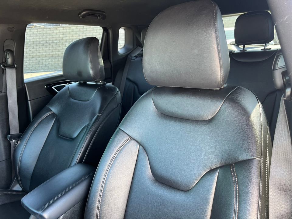 Used 2024 Jeep Compass Limited AWD/4WD image 14