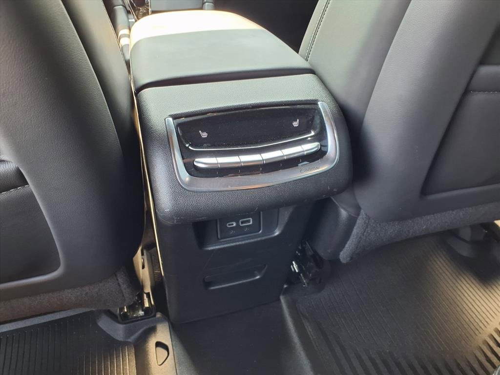 Used 2022 Cadillac XT6 Sport w/ Platinum Package image 15
