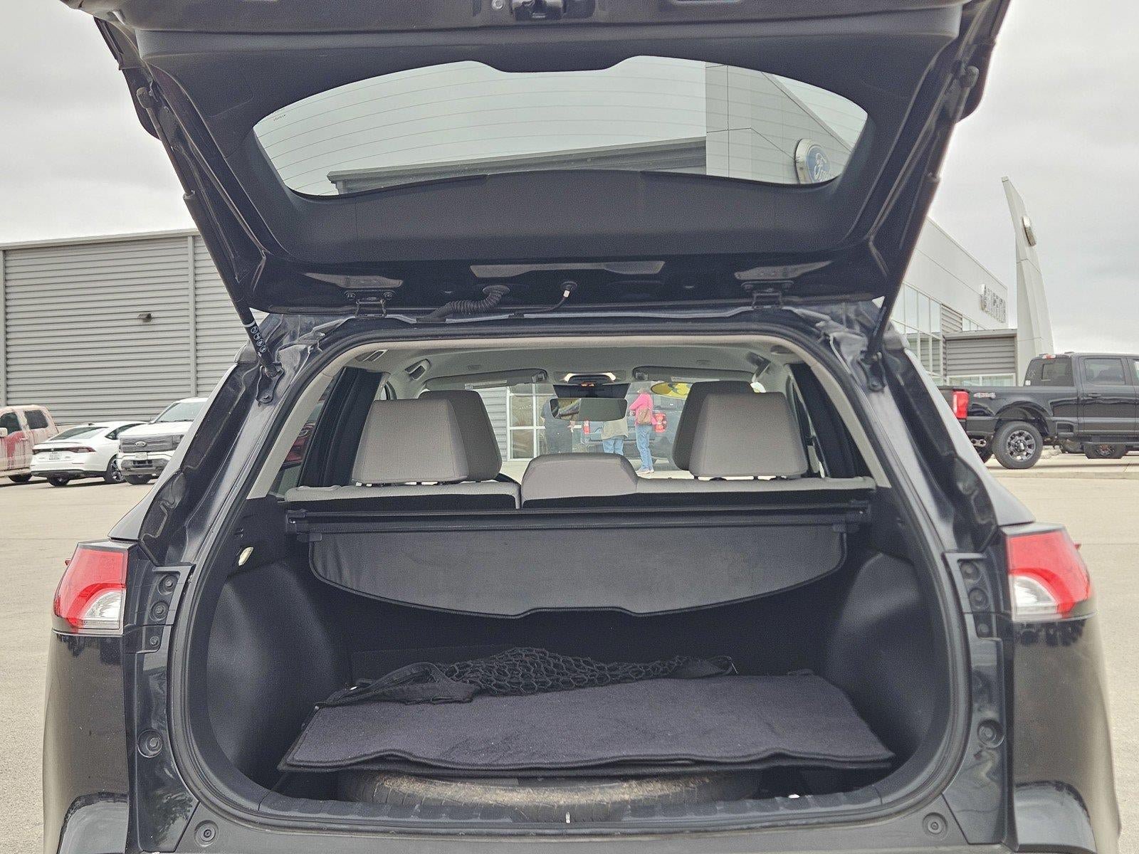 Used 2023 Toyota Corolla Cross LE AWD/4WD image 13