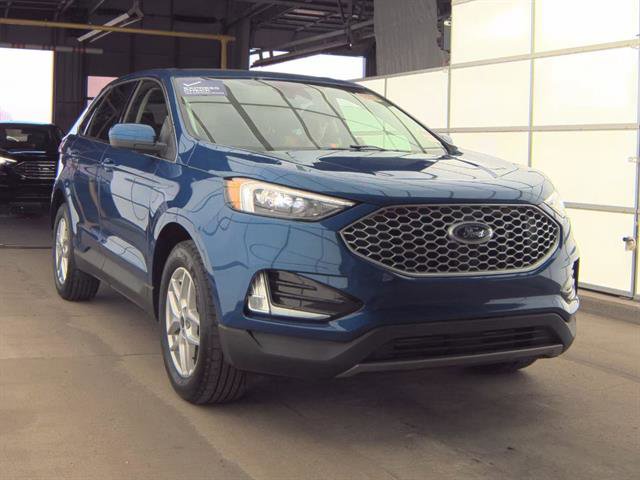 Certified 2024 Ford Edge SEL w/ Convenience Package AWD/4WD image 4