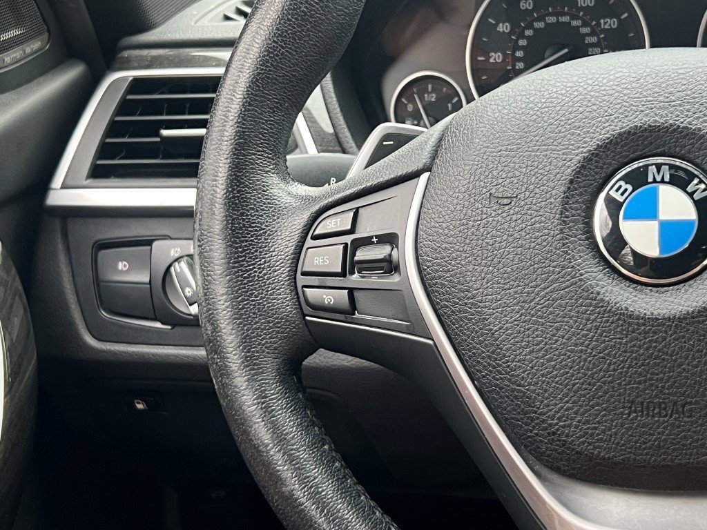 Used 2017 BMW 330e 330e iPerformance 4dr Car image 28