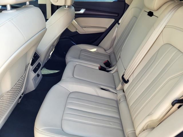 Used 2022 Audi Q5 2.0T Premium w/ Convenience Package AWD/4WD image 13