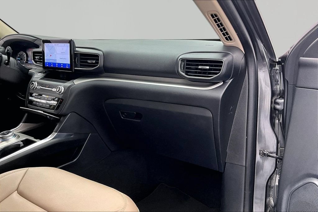 Certified 2020 Ford Explorer XLT w/ Equipment Group 202A AWD/4WD image 17