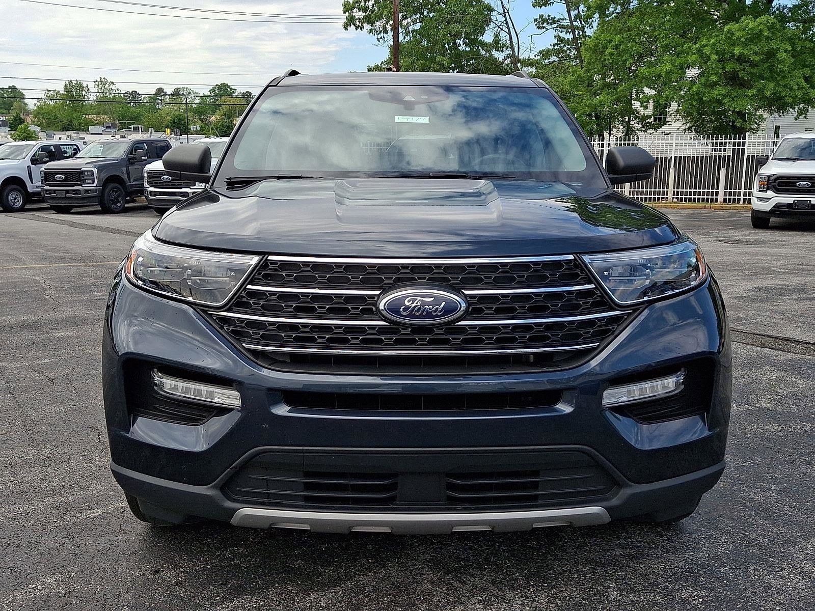 Certified 2023 Ford Explorer XLT w/ Equipment Group 202A AWD/4WD image 2
