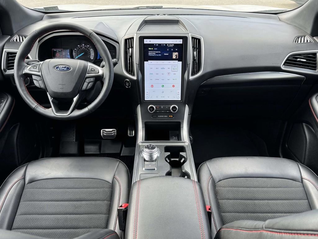 Certified 2024 Ford Edge ST-Line AWD/4WD image 7