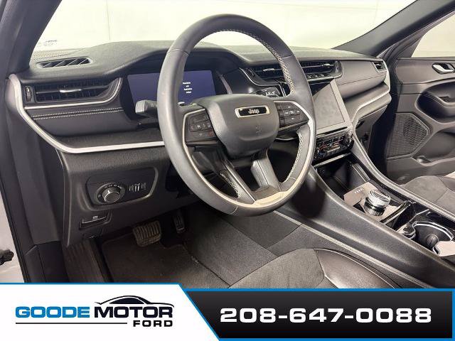 Used 2023 Jeep Grand Cherokee L Laredo AWD/4WD image 8