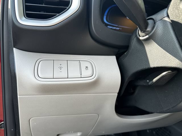 Used 2023 Hyundai Venue SEL FWD image 29