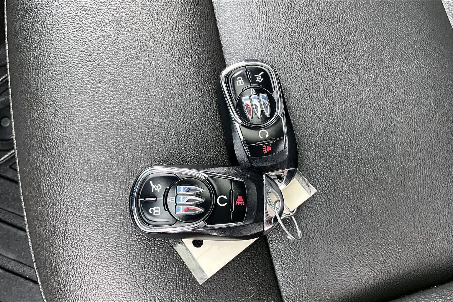 Used 2025 Buick Envista Sport Touring w/ Convenience I Package FWD image 14