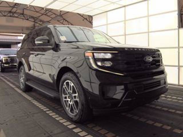 Certified 2025 Ford Expedition Active AWD/4WD image 10