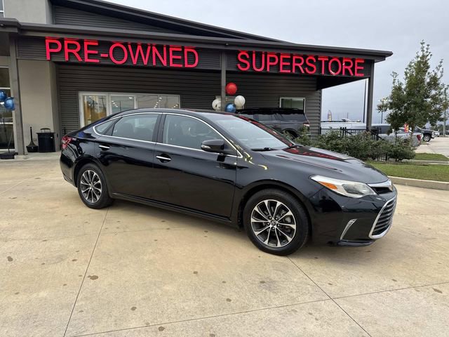 Used 2018 Toyota Avalon XLE image 1