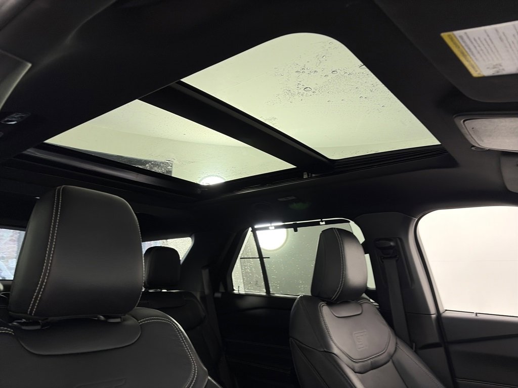 Certified 2023 Ford Explorer ST w/ Equipment Group 401A image 33