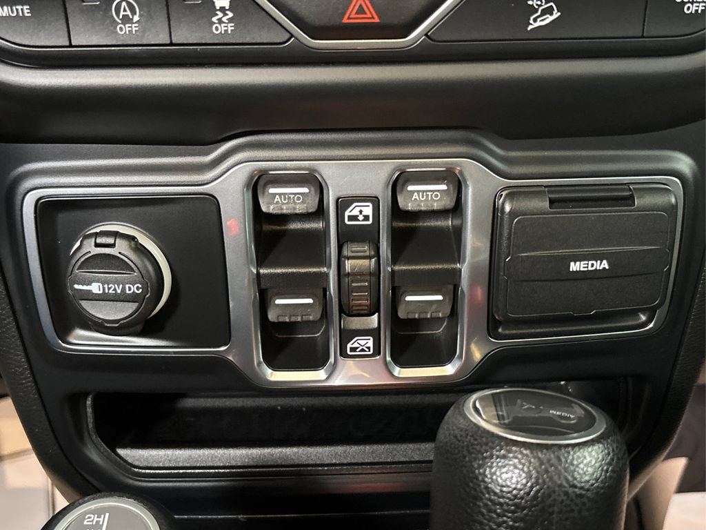 Used 2019 Jeep Wrangler Unlimited Sport S AWD/4WD image 34