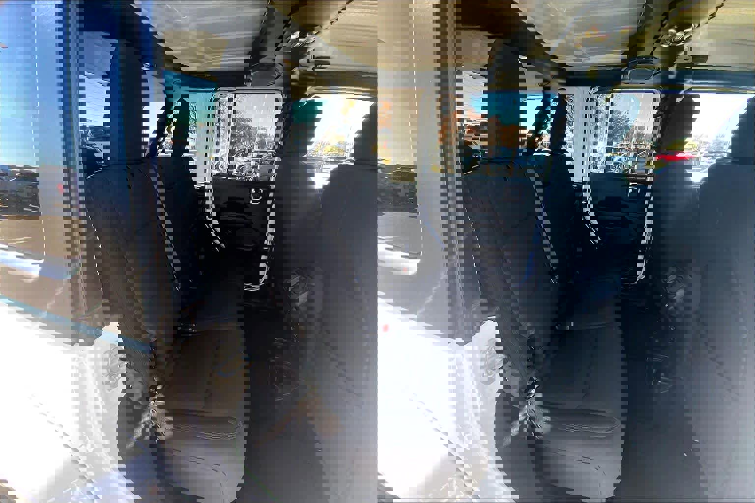 Used 2023 Jeep Wrangler Sahara image 19