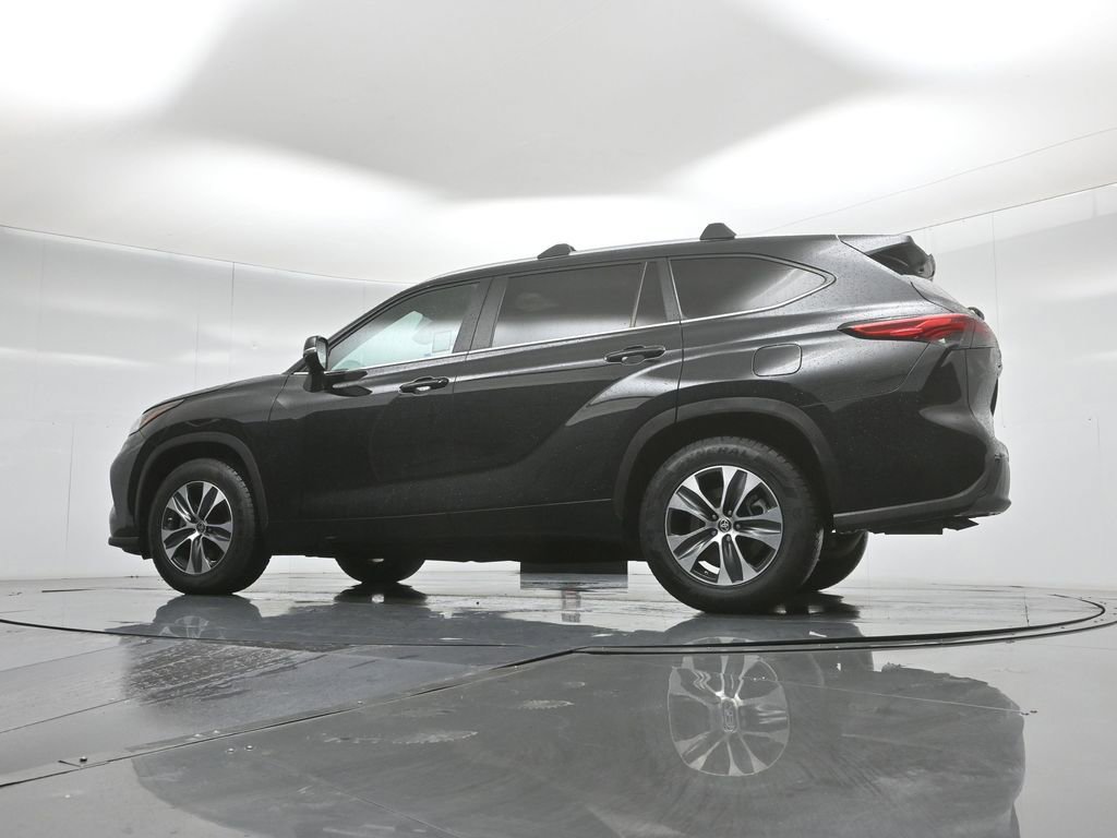 Used 2023 Toyota Highlander XLE image 55