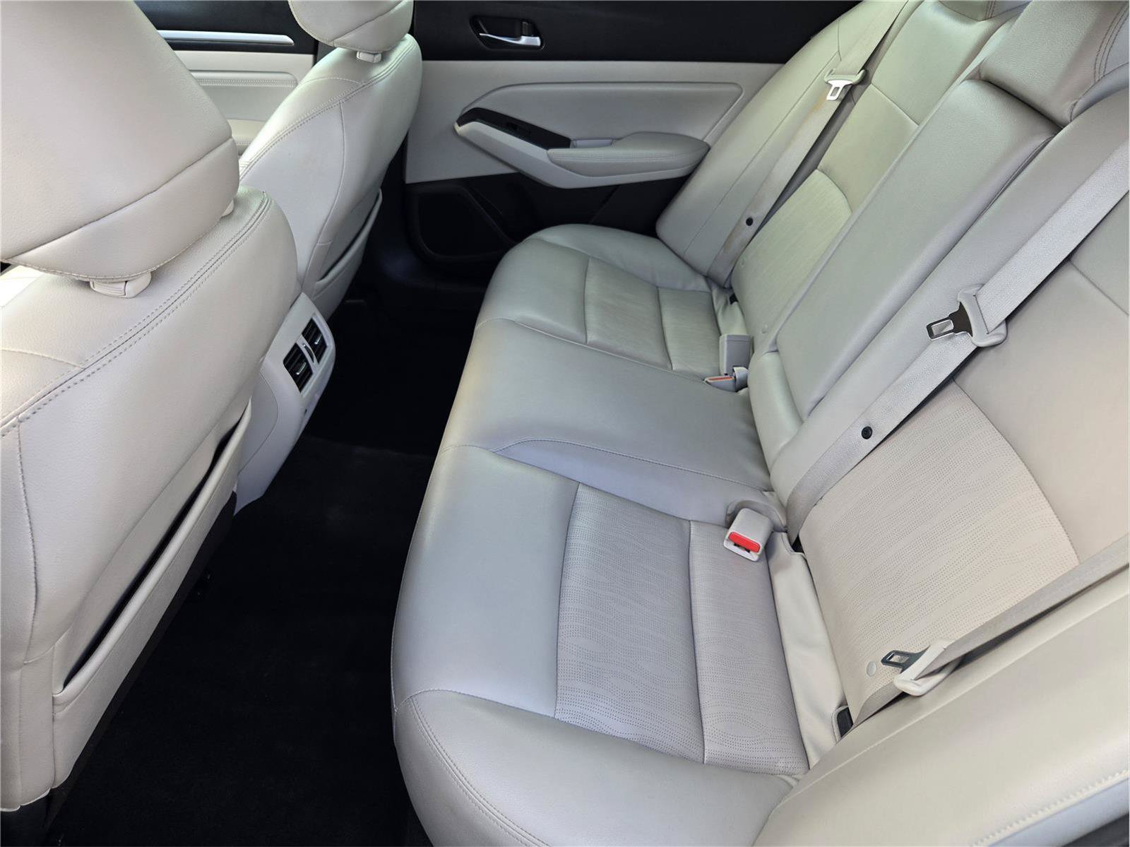Used 2019 Nissan Altima 2.5 SL FWD image 28