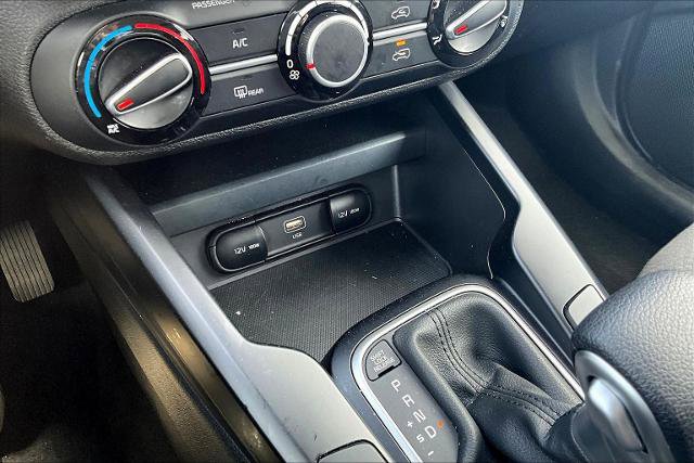 Used 2025 Kia Soul LX w/ LX Technology Package FWD image 32