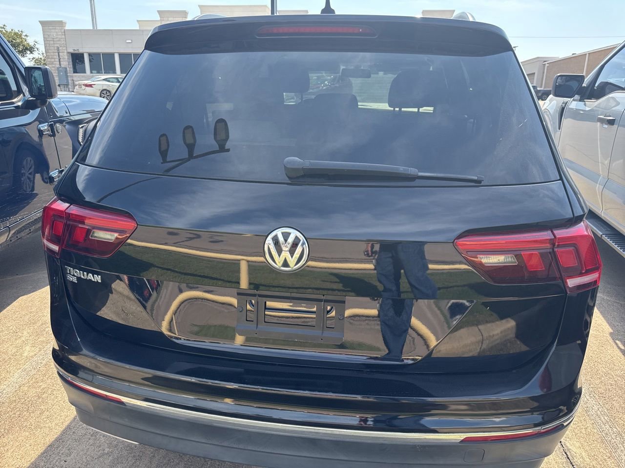 Used 2018 Volkswagen Tiguan SE FWD image 5
