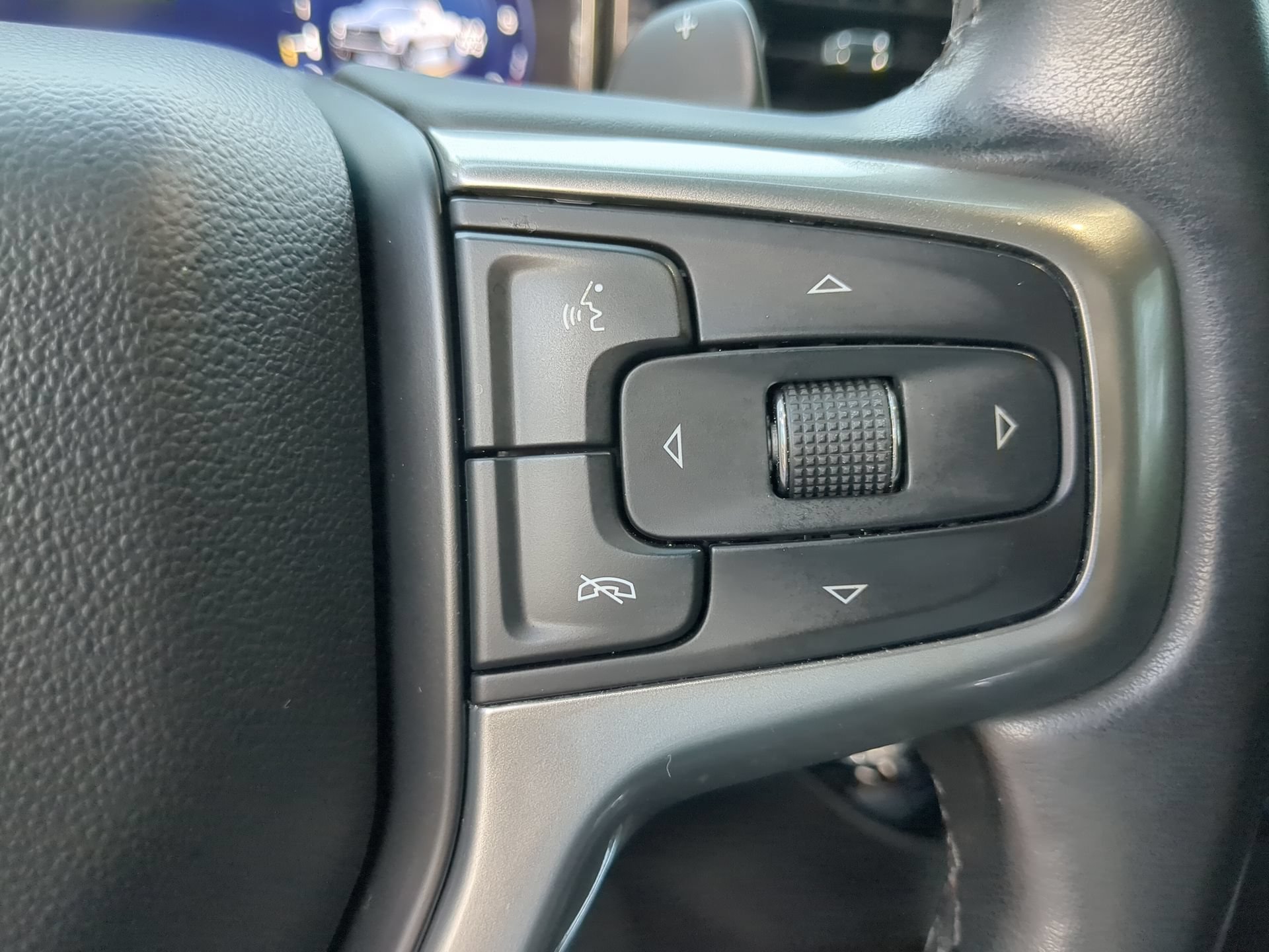 Used 2025 Chevrolet Silverado 1500 LT Trail Boss w/ Convenience Package II AWD/4WD image 66