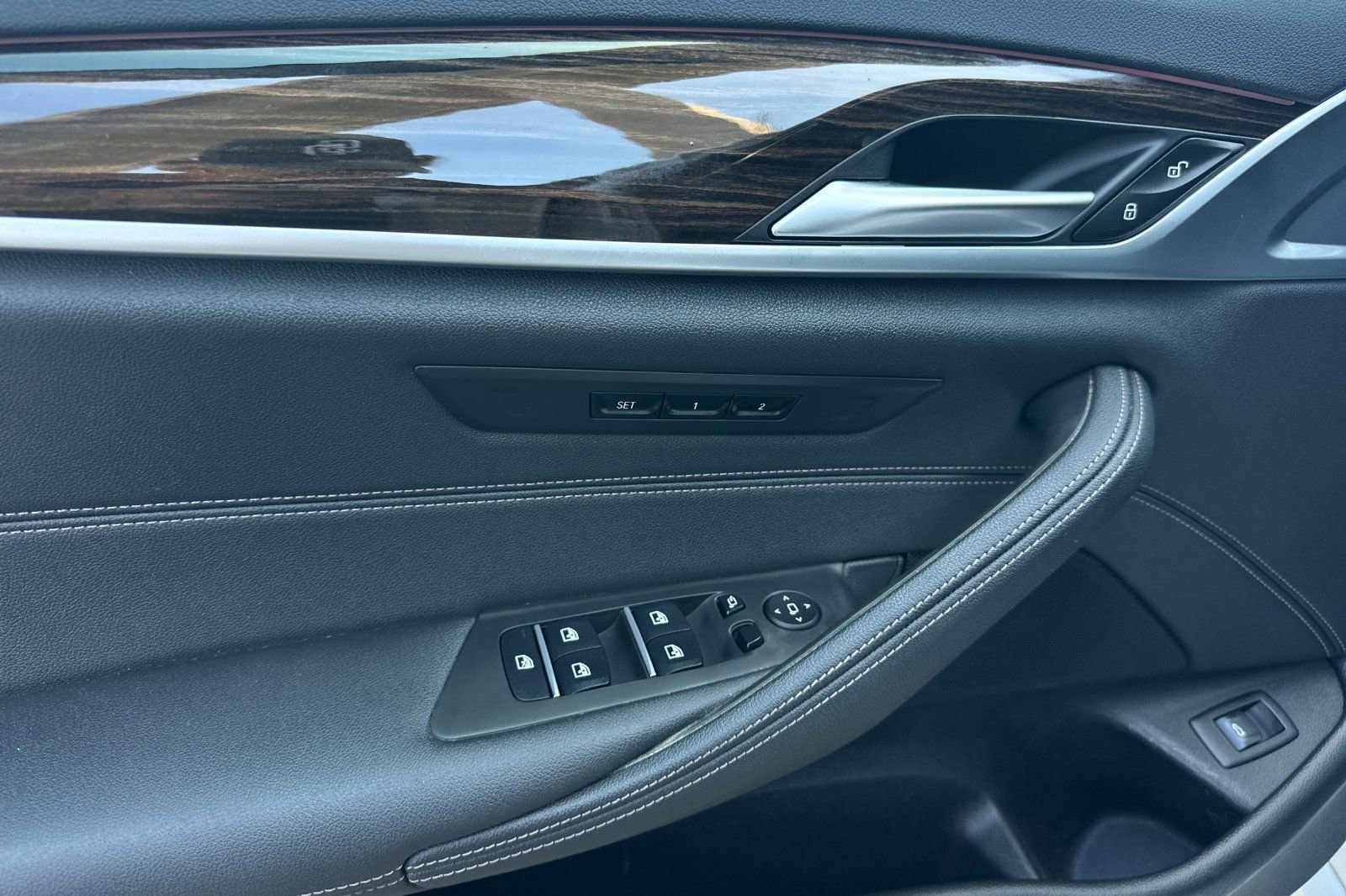 Used 2023 BMW 540i w/ M Sport Package image 10