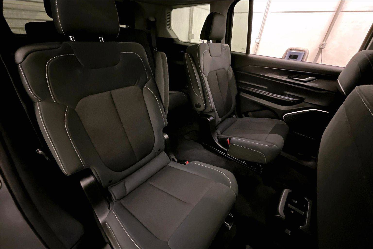 Used 2021 Jeep Grand Cherokee L Laredo w/ Luxury Tech Group I image 26