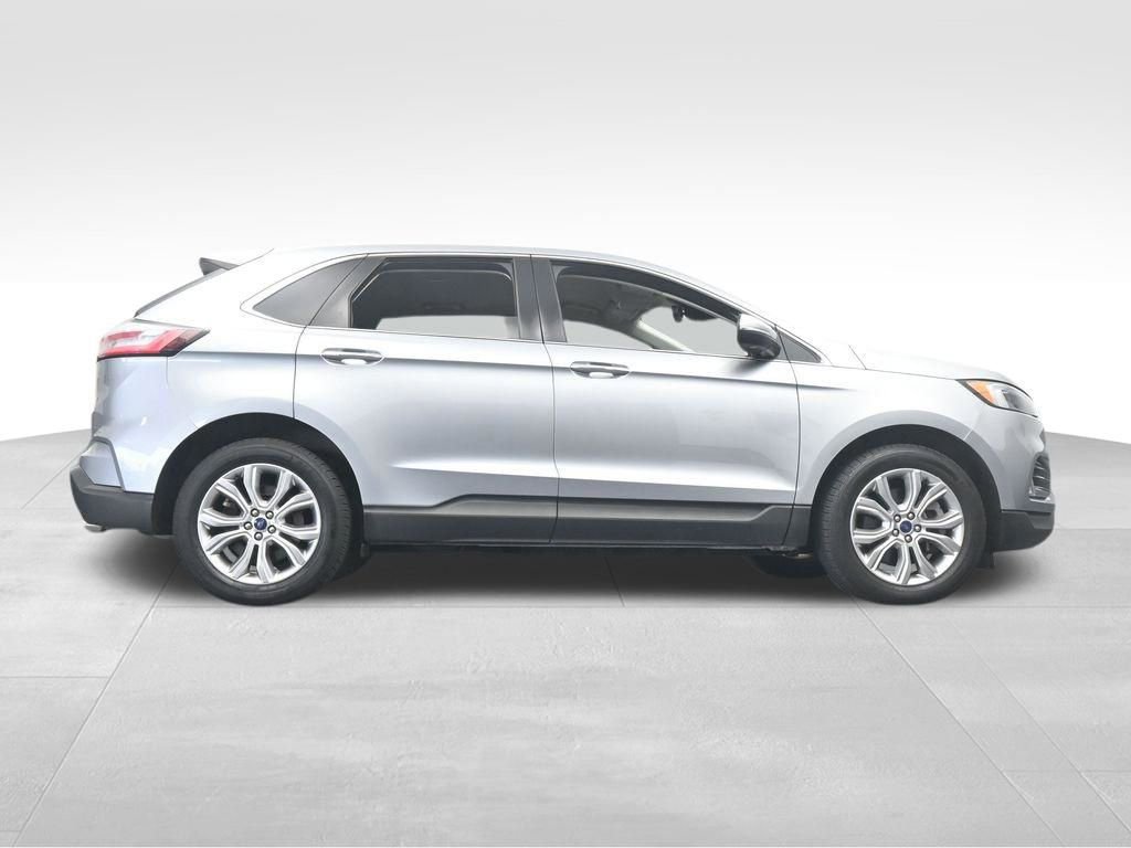 Certified 2022 Ford Edge Titanium w/ Equipment Group 301A image 8