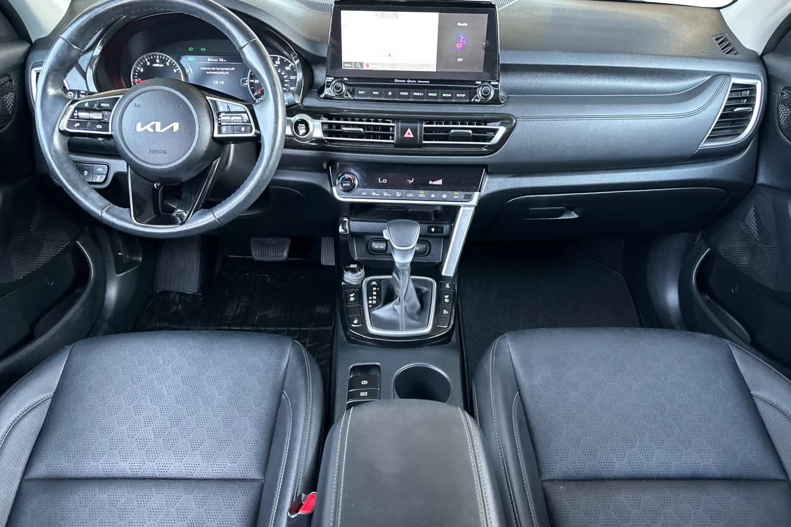Used 2023 Kia Seltos EX AWD/4WD image 3
