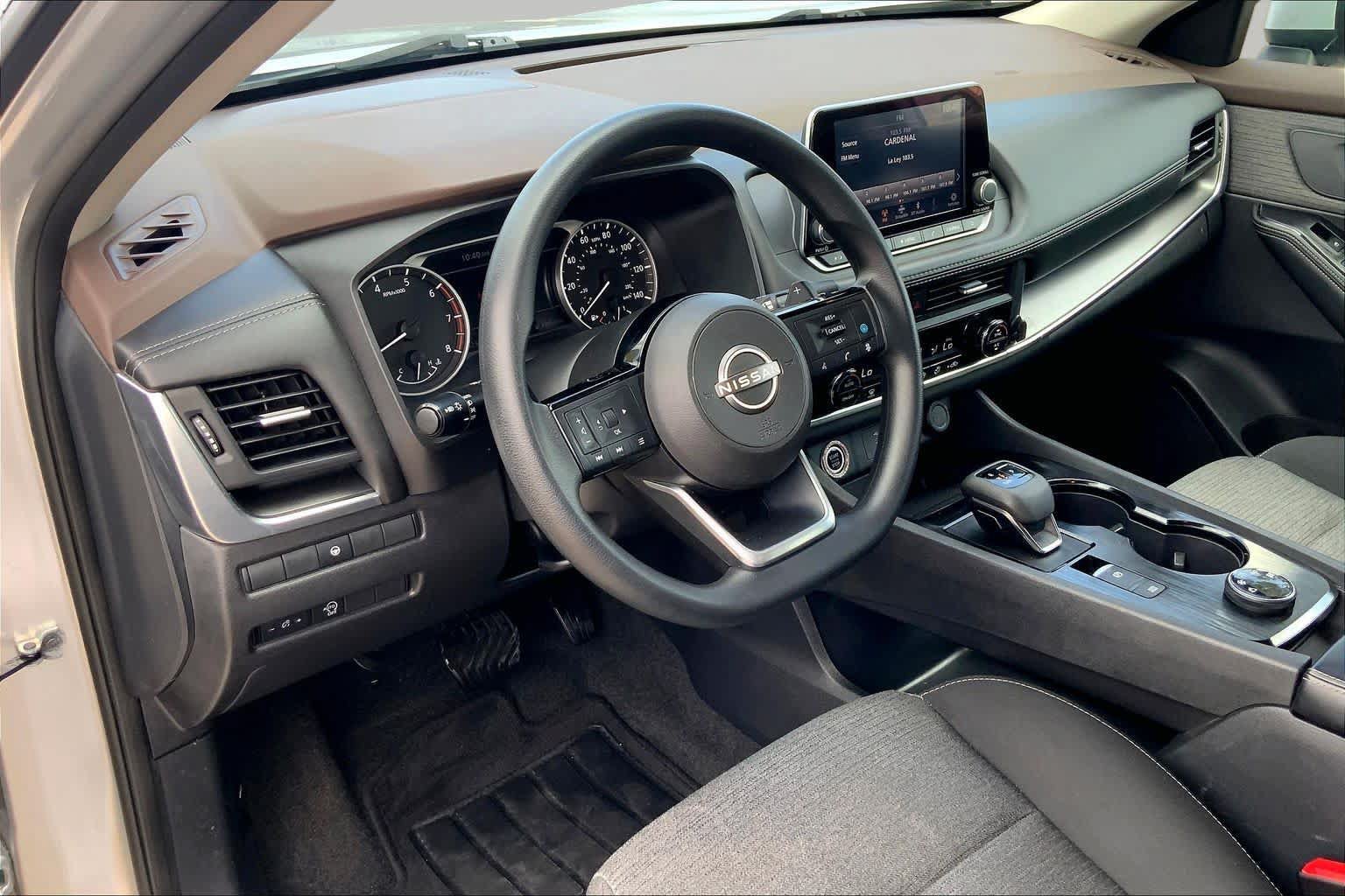 Used 2023 Nissan Rogue SV AWD/4WD image 18