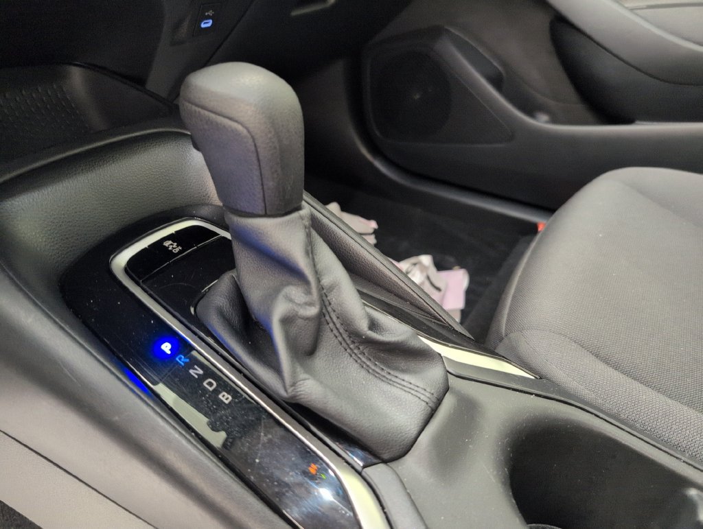 Used 2025 Toyota Corolla LE FWD image 28