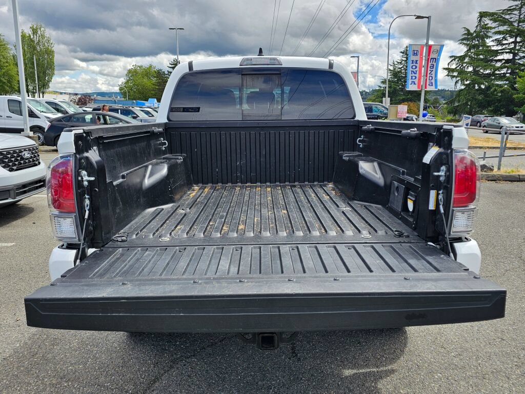 Used 2022 Toyota Tacoma TRD Sport w/ Black Out Package (TMS) AWD/4WD image 5