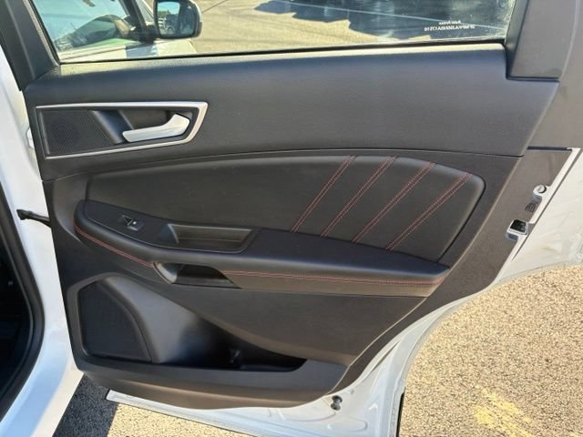 Certified 2022 Ford Edge ST-Line w/ Class II Trailer Tow Package AWD/4WD image 35