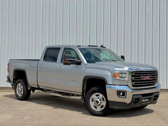 Used 2017 GMC Sierra 2500 SLE w/ Suspension Package, Off-Road AWD/4WD image 8
