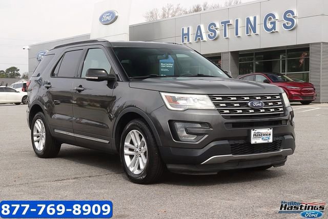 Certified 2017 Ford Explorer XLT w/ Equipment Group 201A image 5