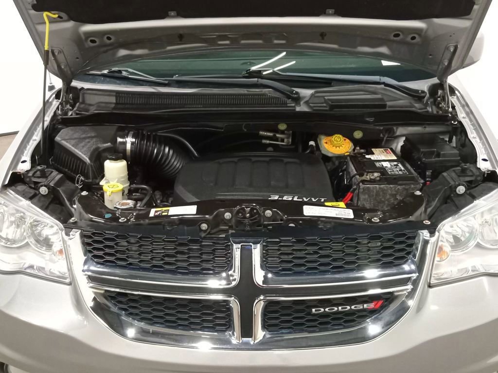 Used 2018 Dodge Grand Caravan SXT image 10