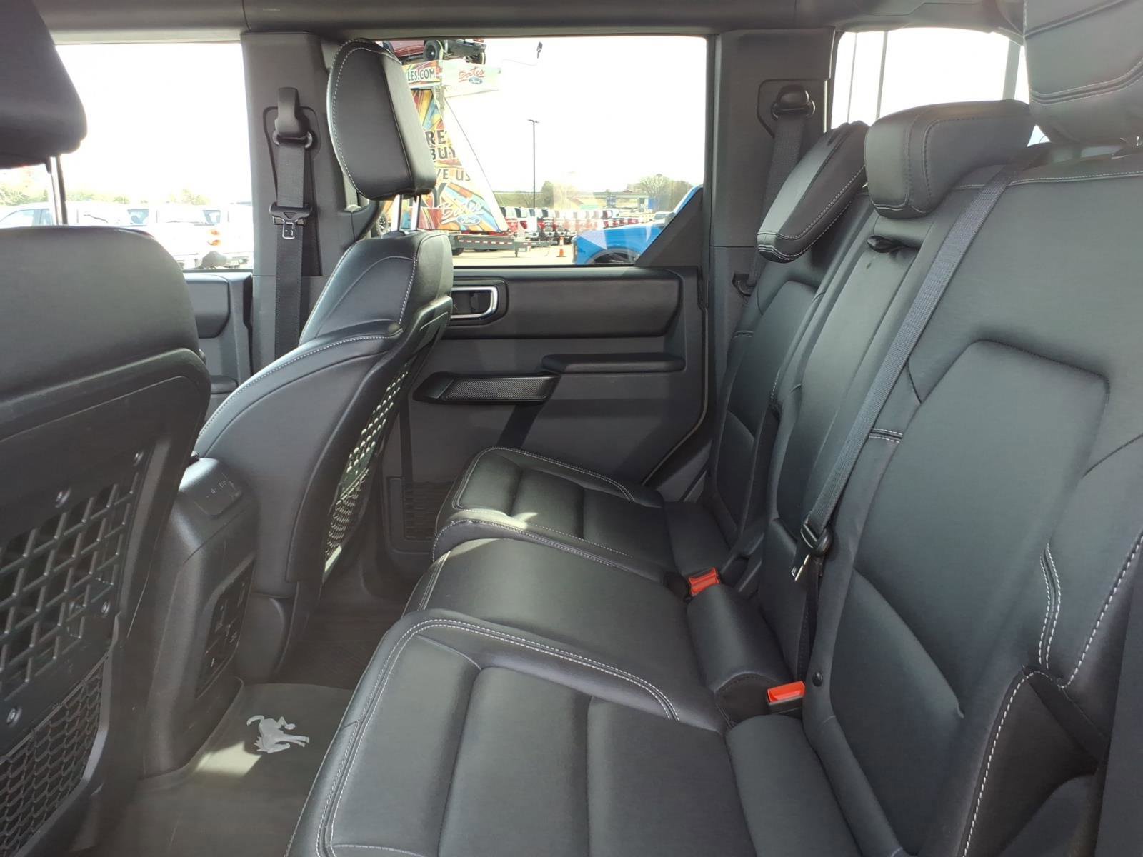 Certified 2025 Ford Bronco Badlands w/ Sasquatch Package image 12