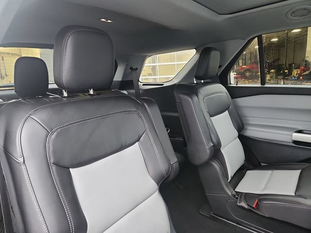 Certified 2023 Ford Explorer XLT w/ Equipment Group 202A AWD/4WD image 30