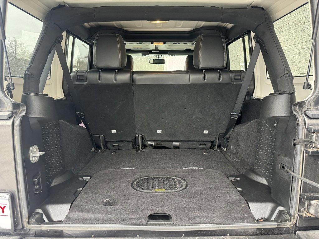 Used 2017 Jeep Wrangler Unlimited Sahara w/ Connectivity Group image 37